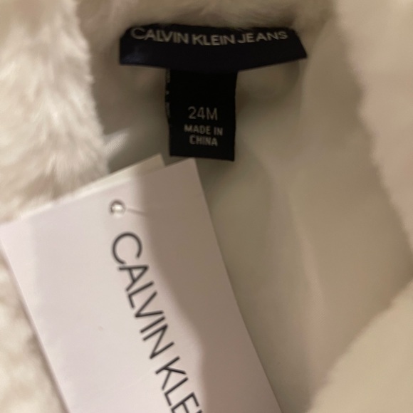 Calvin Klein Jeans Adorable White Faux Vest Girls 24 mo. - Picture 3 of 4